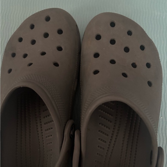 CROCS women size 6 gray  Water Shoes - Picture 5 of 7
